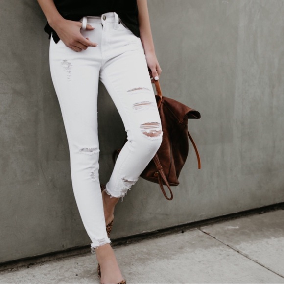 SUMMER CLEARANCE‼️ Jaedyn Distressed White Denim - Picture 3 of 8